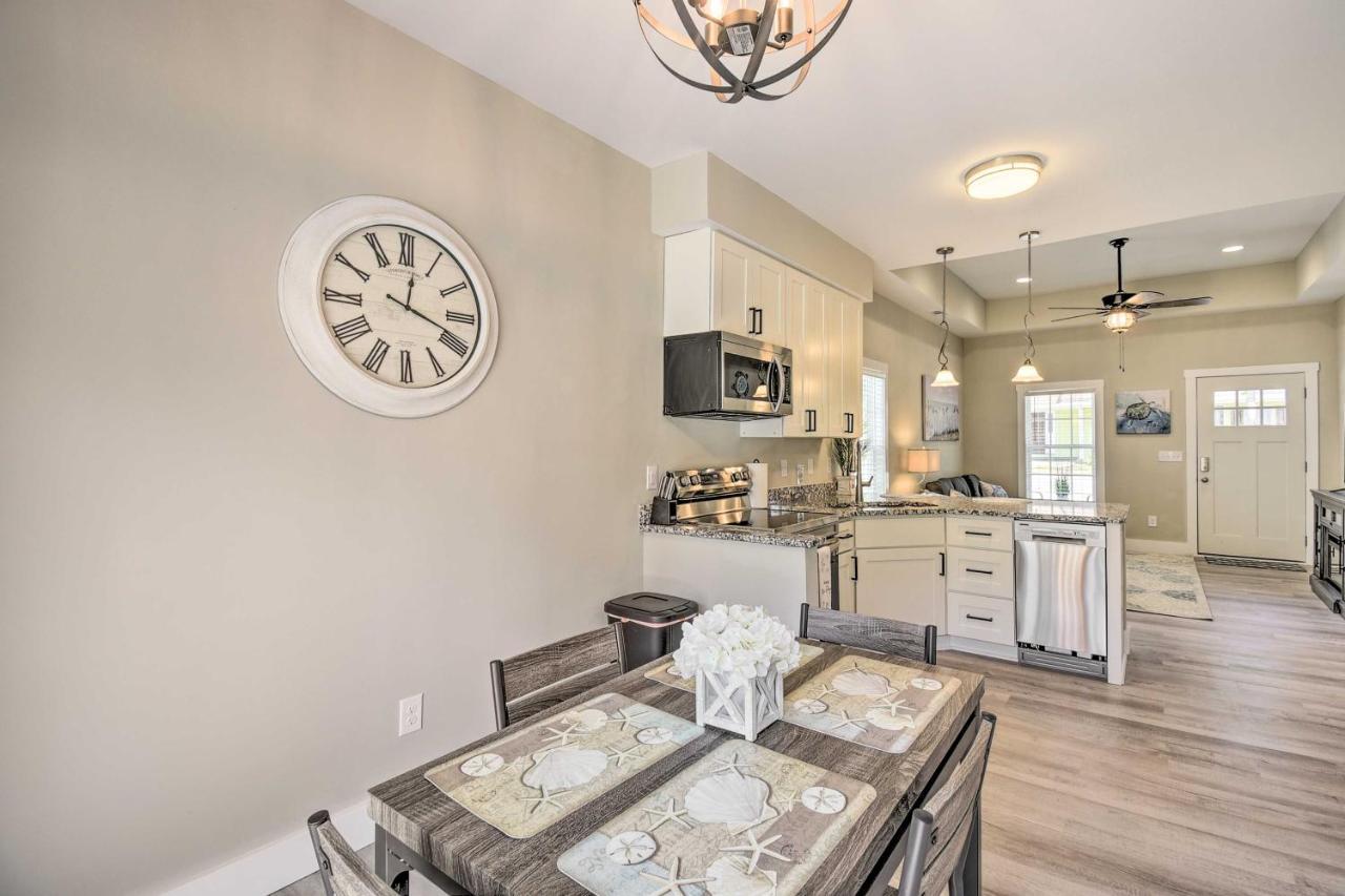 Ocean Isle Beach Home With Shared Lanai And Grill Zewnętrze zdjęcie
