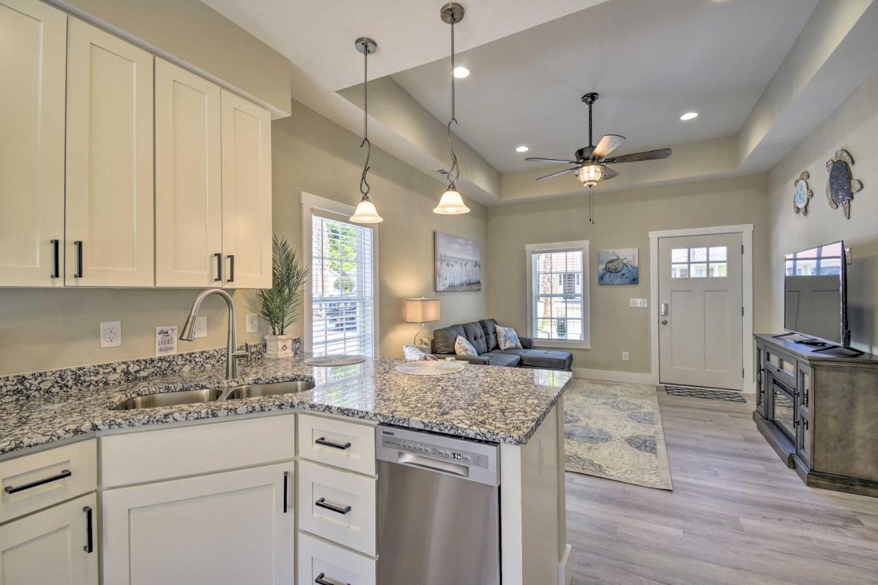 Ocean Isle Beach Home With Shared Lanai And Grill Zewnętrze zdjęcie
